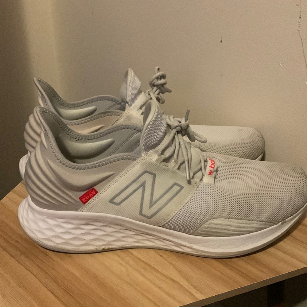Men’s new balance Foam shoes ROAV